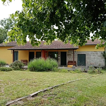 Casa Palmeiras-pedagogic Farm Feriegård Mangualde